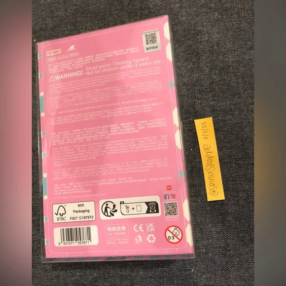 Labubu Let’s Checkmate QUEEN Vinyl Face Plush Pendant - Picture 4 of 11